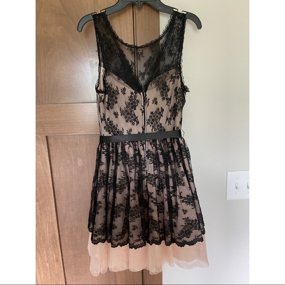 Windsor Black Lace Overlay Tie Waist Sleeveless Formal Homecoming Dress Size 7/8 - Picture 2 of 6